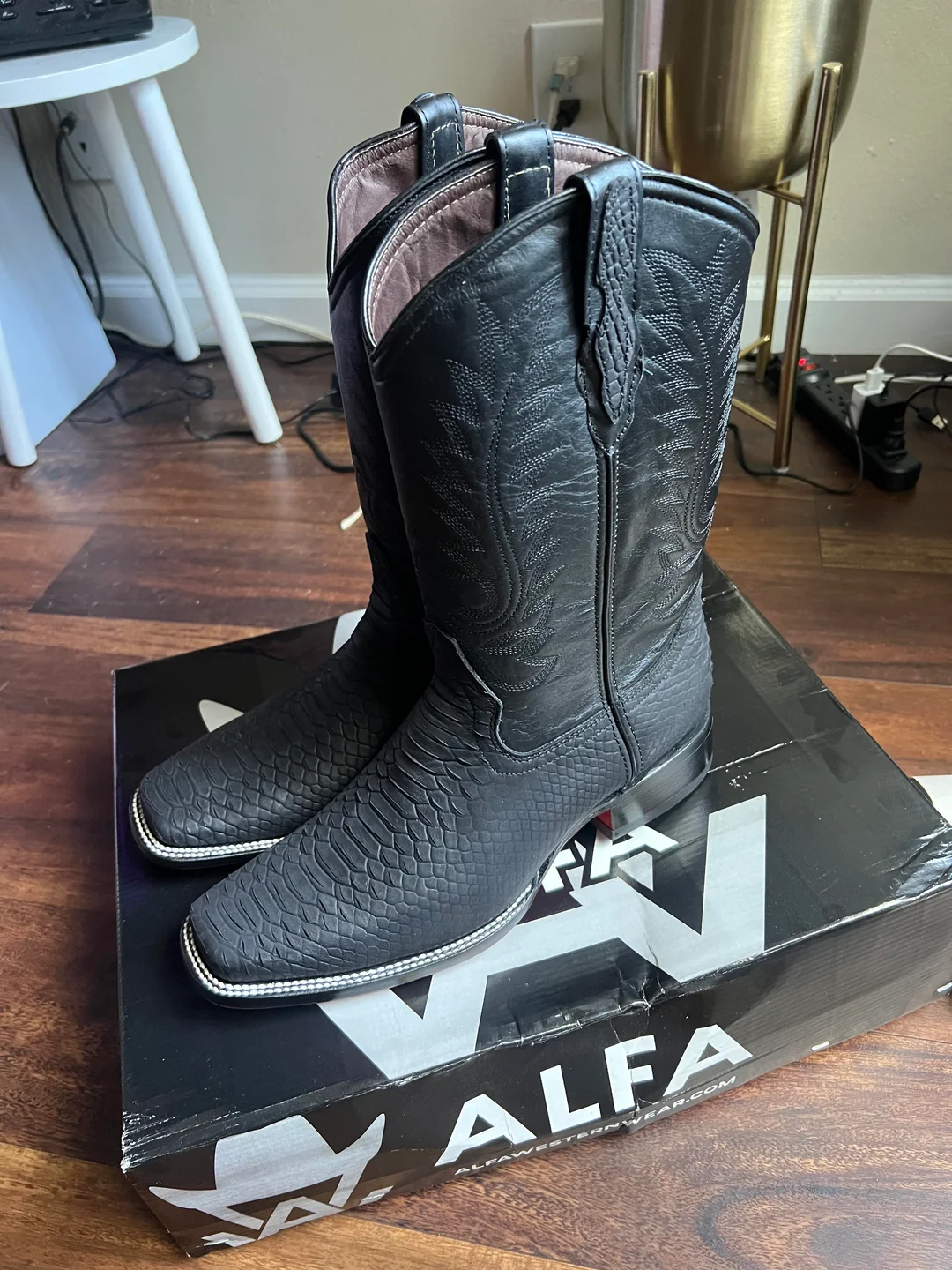 Who Is Alfa Western Wear For