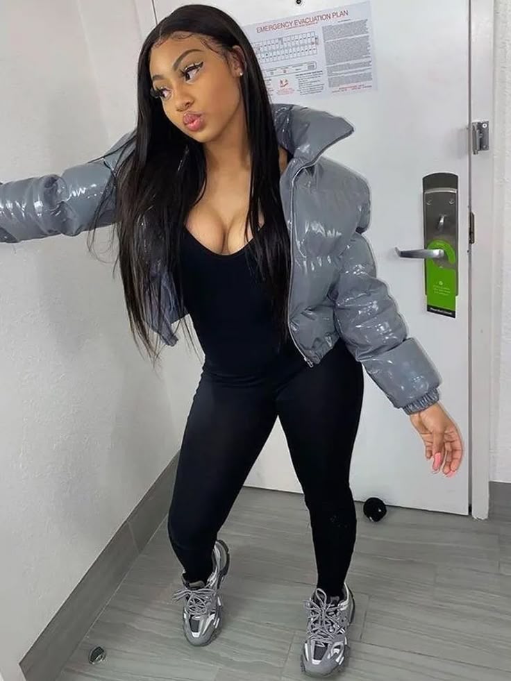 Jurllyshe Stand Out