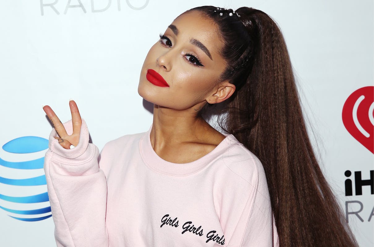 ArianaGrandeMakeupLine
