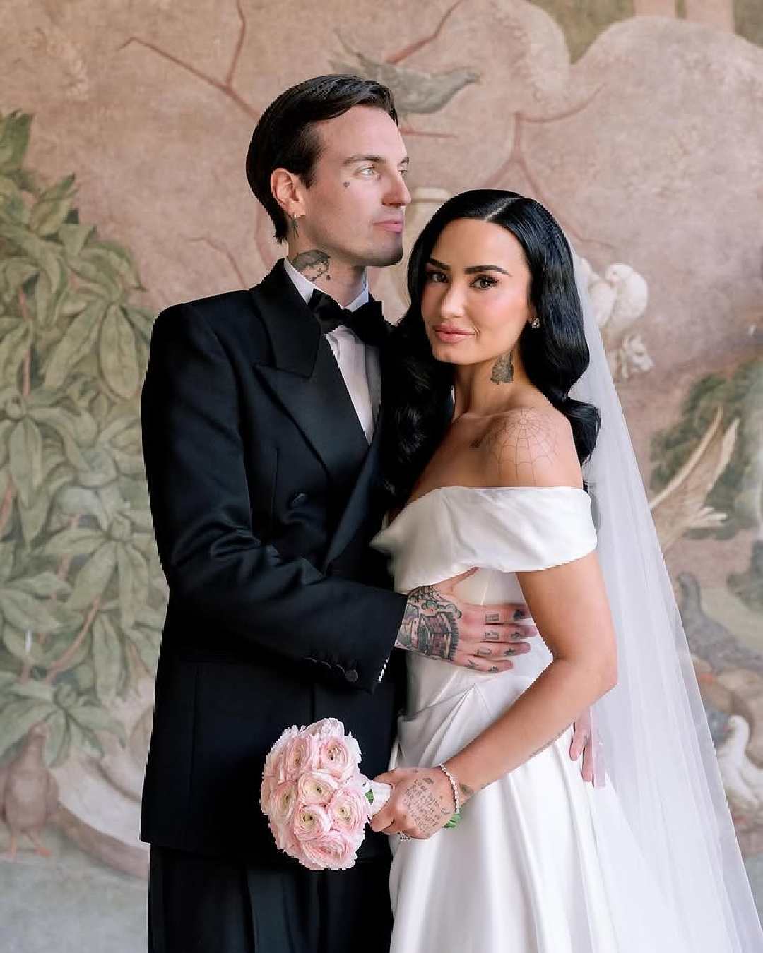  Demi Lovato Married